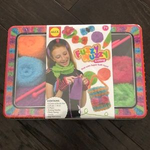 Alex Fuzzy Wuzzy Knitting Kit New‎
